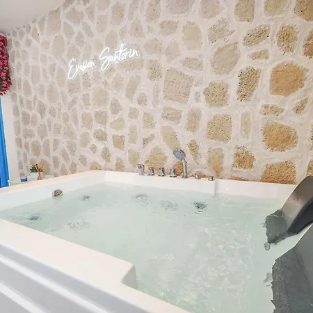 公寓 Evasion Santorin - Jacuzzi & Relax