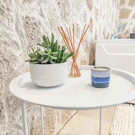 公寓 Evasion Santorin - Jacuzzi & Relax 勒阿弗尔