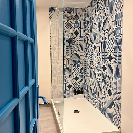 公寓 Evasion Santorin - Jacuzzi & Relax 勒阿弗尔